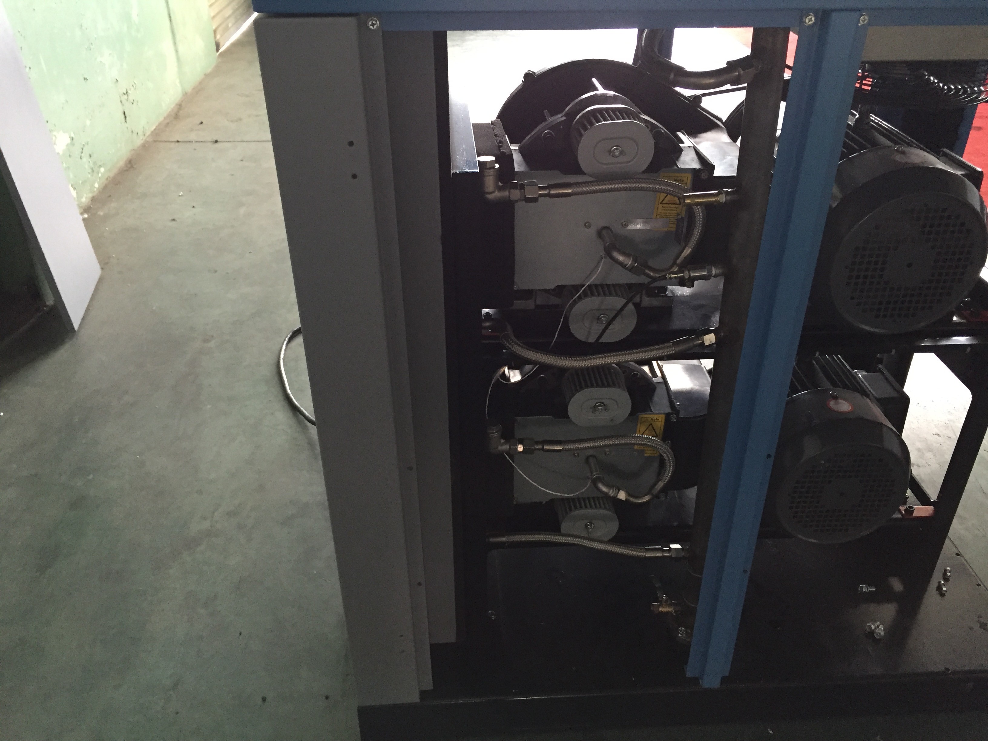 Rotary Type Oil Free Compressor With Positive Displacement Mechanism